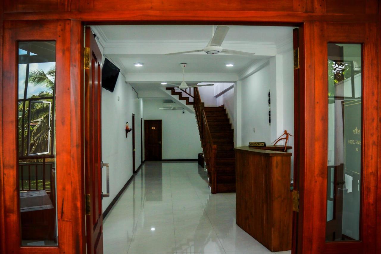 Queens Lodge แคนดี้ ภายนอก รูปภาพ